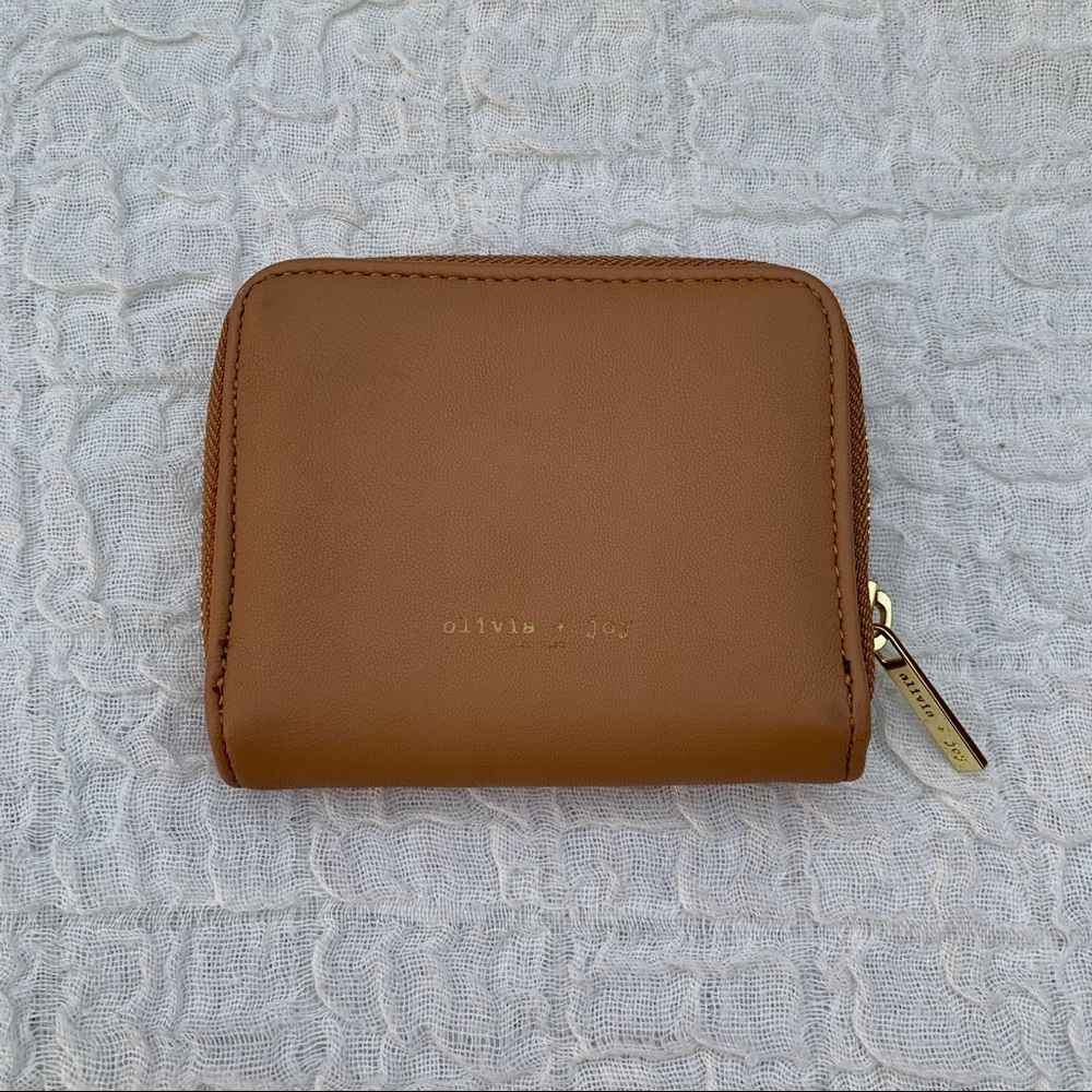Olivia Joy Biege Small Bi-Fold Zip Wallet
